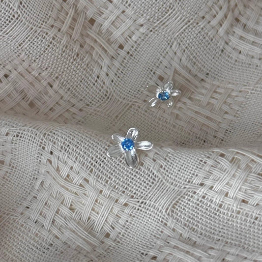 Sea blue zirconium flower earrings