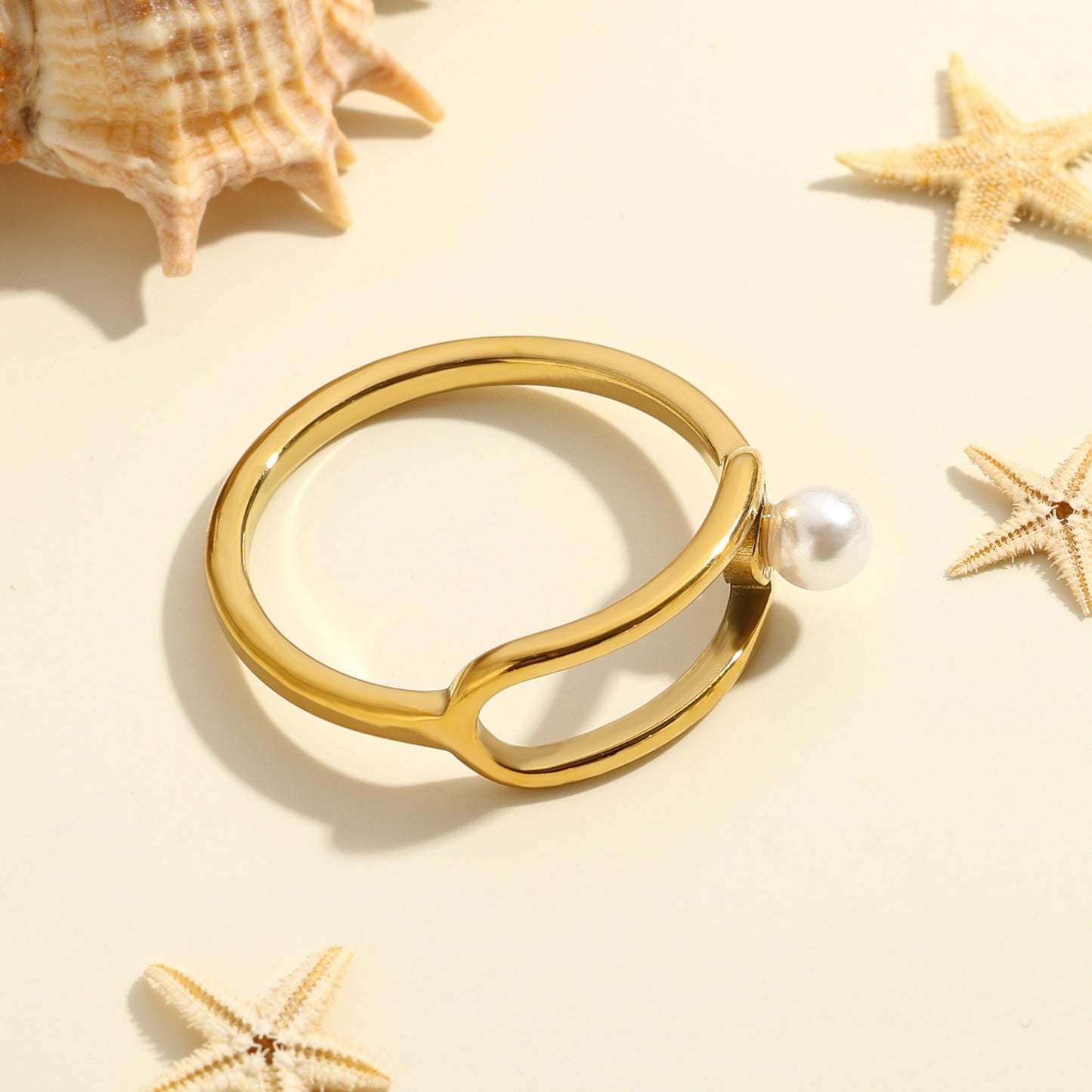 Geometric round titanium ring