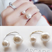 Large and small pearl open ring