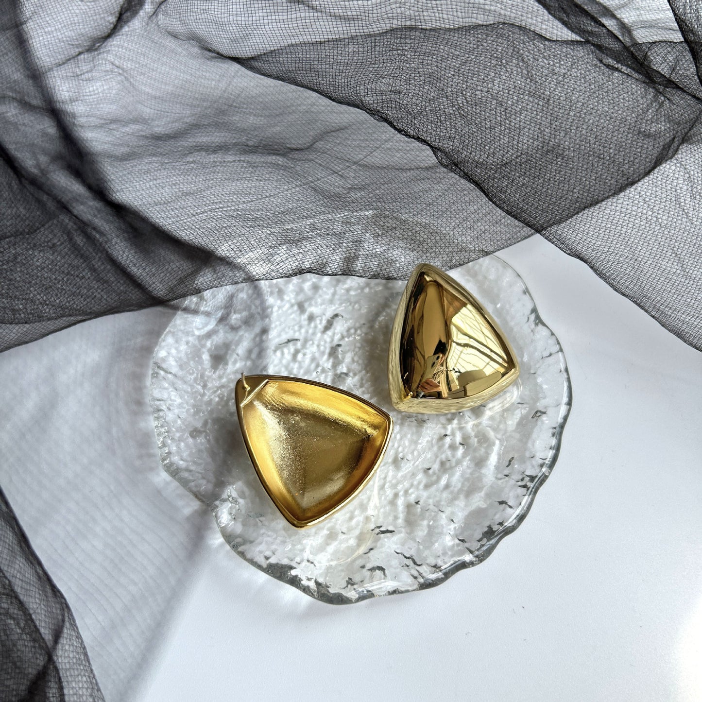 Three-dimensional large triangle earrings