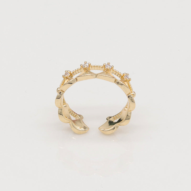 Crown fan design ring