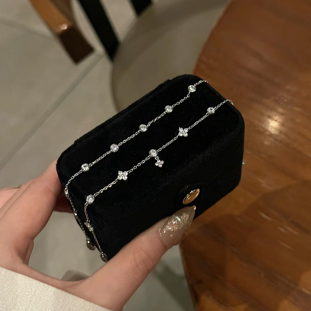 Four-leaf clover zircon bracelet