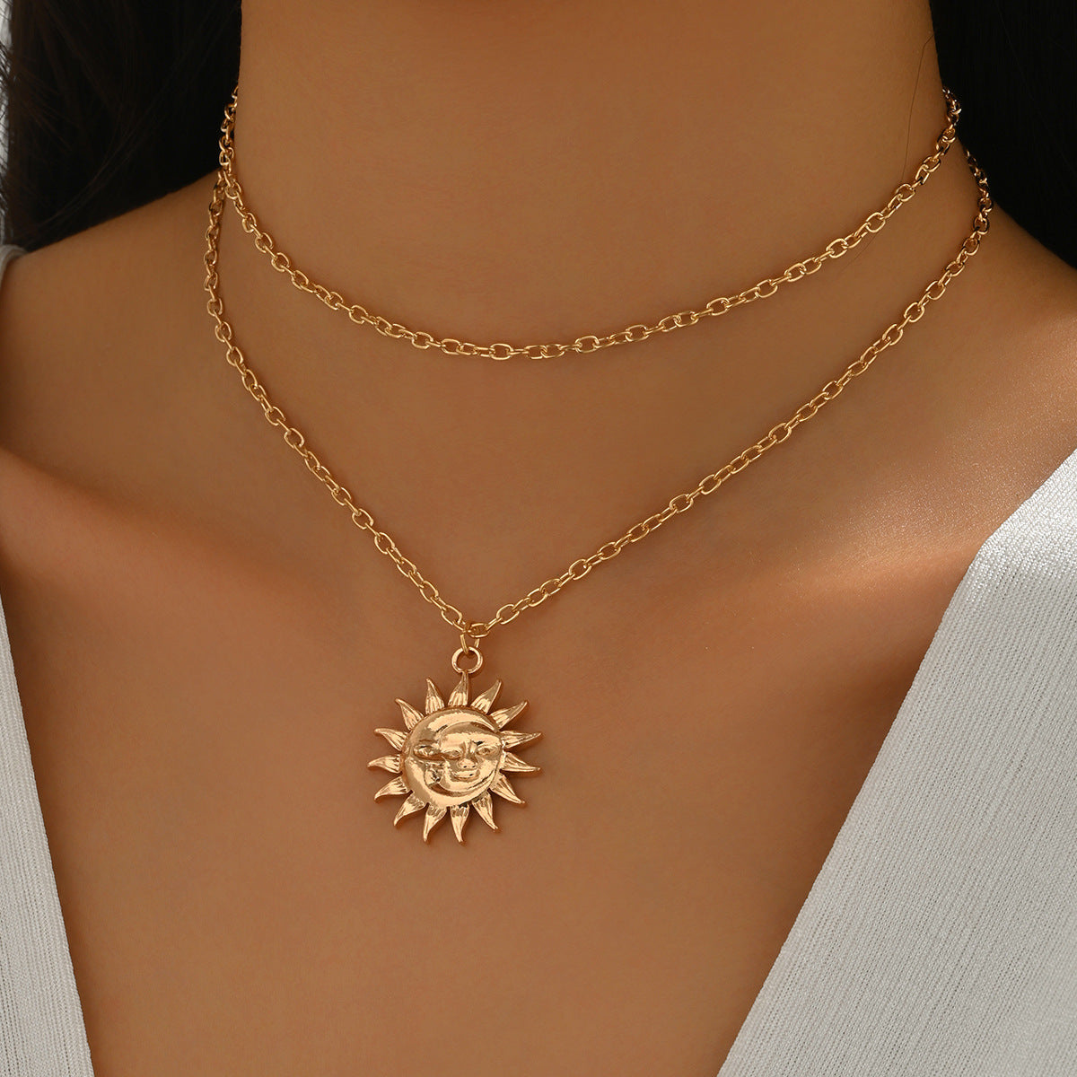 Retro simple sunflower pendant