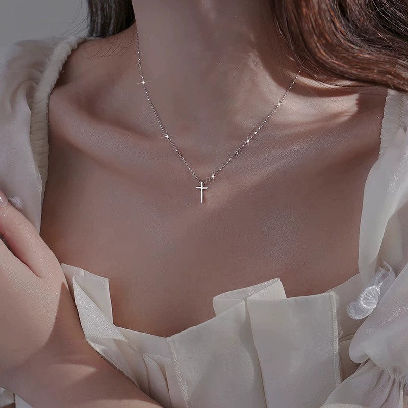 Small cross pendant clavicle necklace